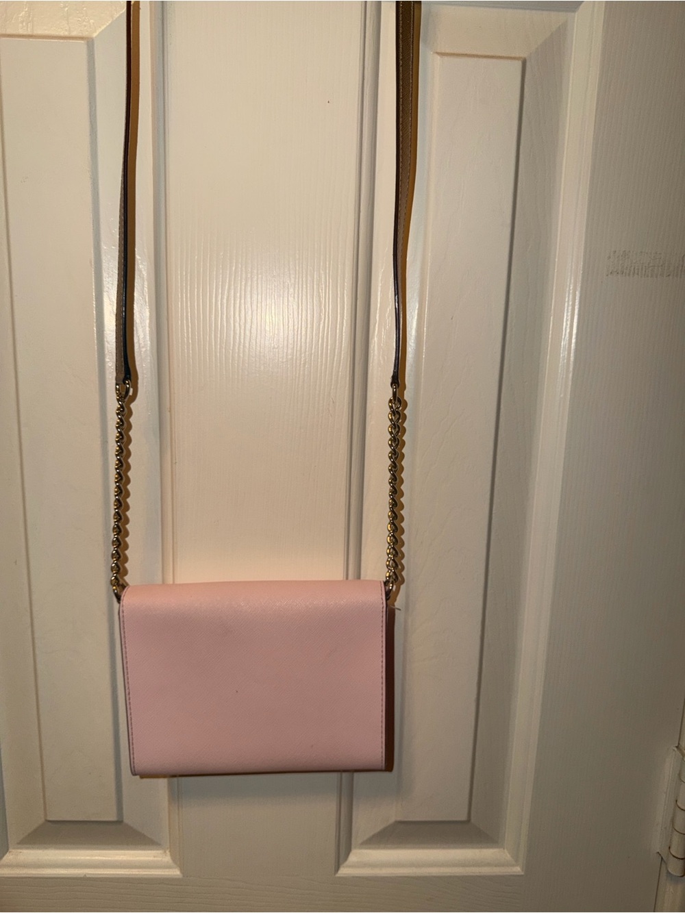 kate spade light pink envelope crossbody with gold chain - Picture 4 of 9